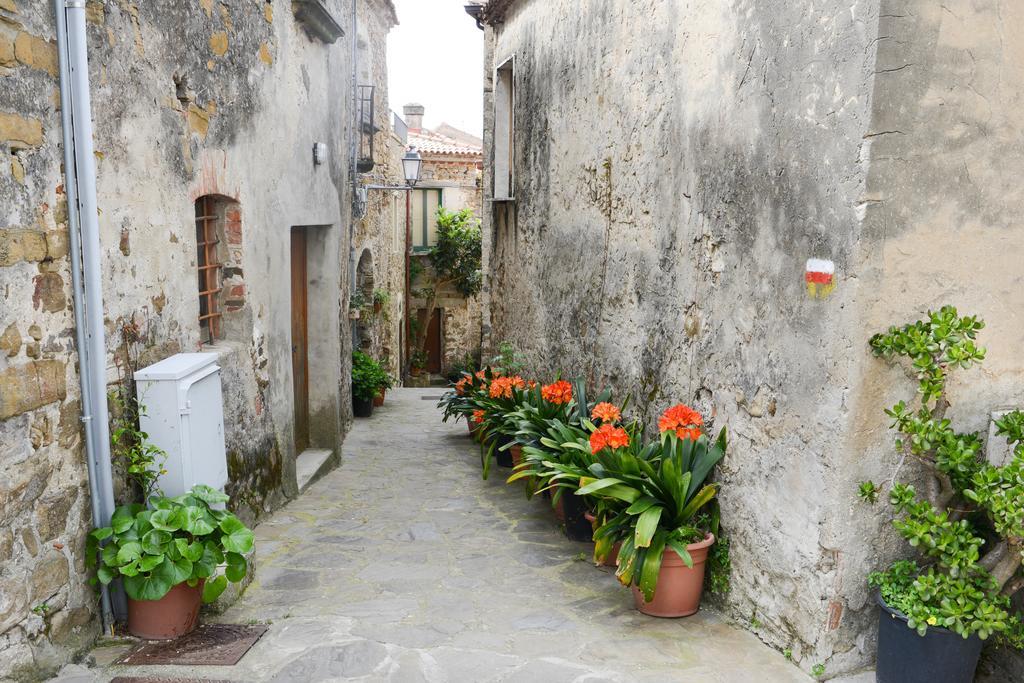 Appartamenti Le Giare Cannicchio Exterior foto